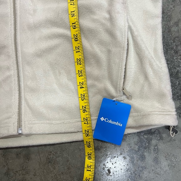 Beige Columbia Fleece - Picture 3 of 11